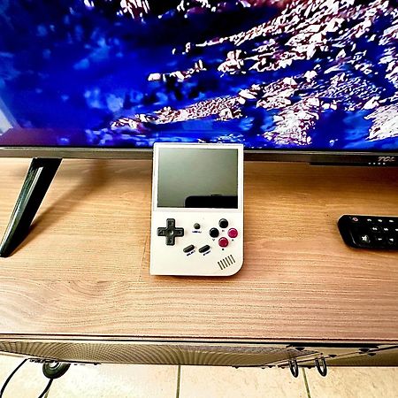 Superbe Appartement - Parking Gratuit - 4 Personnes シャンベリ エクステリア 写真