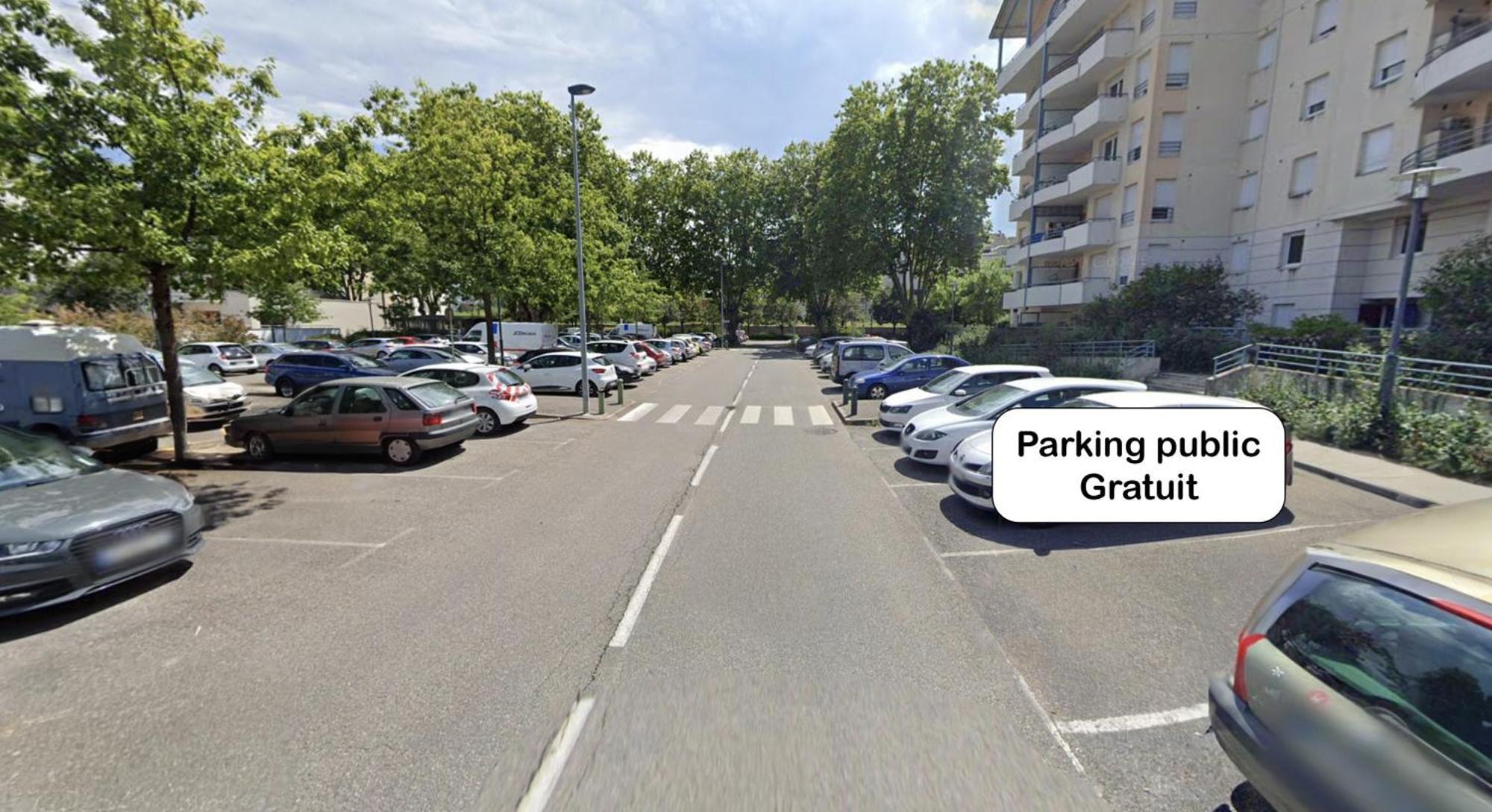 Superbe Appartement - Parking Gratuit - 4 Personnes シャンベリ エクステリア 写真